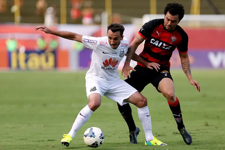 Thiago Ribeiro marcou o gol da derrota do Vitória para o Santos em 2014, quando o Leão acabou rebaixado no Campeonato Brasileiro