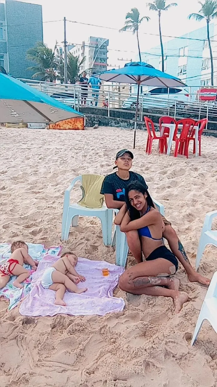 Imagem ilustrativa da imagem Amor que une: mulher trans realiza sonho de ser mãe e de amamentar