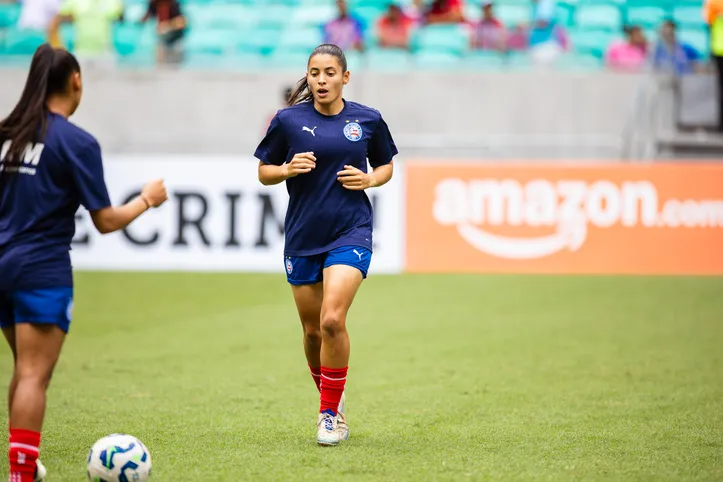 Angela em treinamento no Bahia