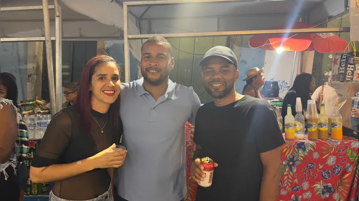 Juliana de Jesus (à esquerda), Alexsandro Nogueira (no centro) e Renato de Oliveira (à direita)