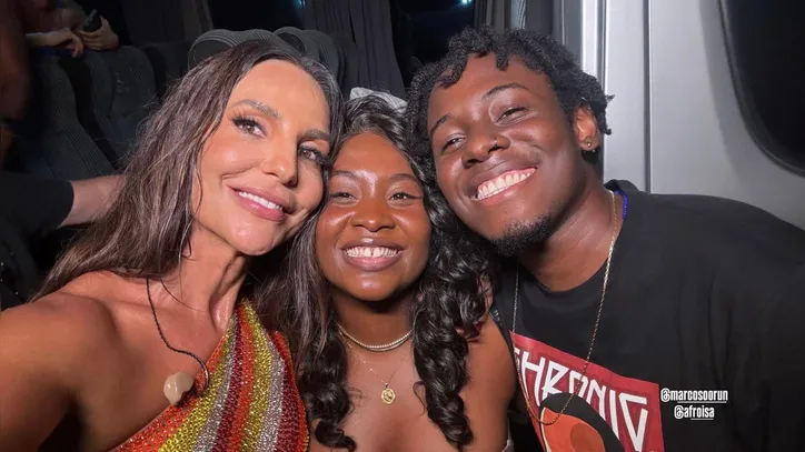 Marcos e Isa acompanhados da cantora e amiga Ivete Sangalo