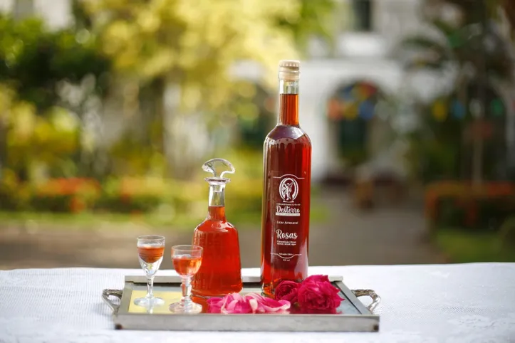 Imagem ilustrativa da imagem Das frutas às flores, o licor do Convento do Desterro é destaque no São João