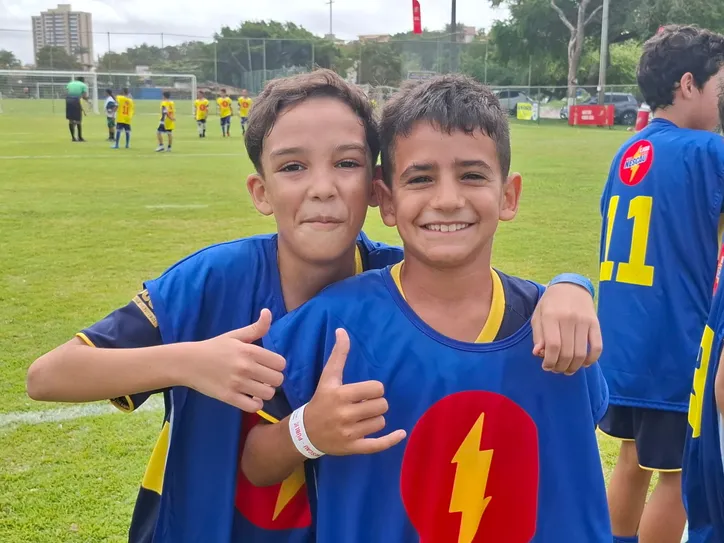 Fabiano jogando futebol na Liga Nescau