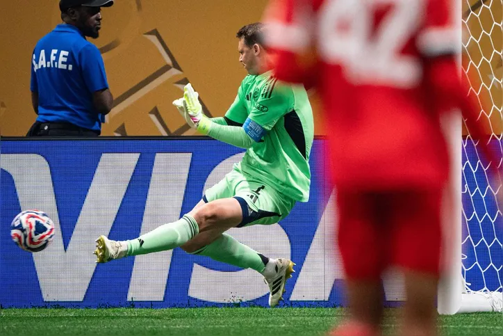 Manuel Neuer, goleiro do Bayern, em ação