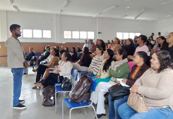 Formação continuada para gestores e professores
