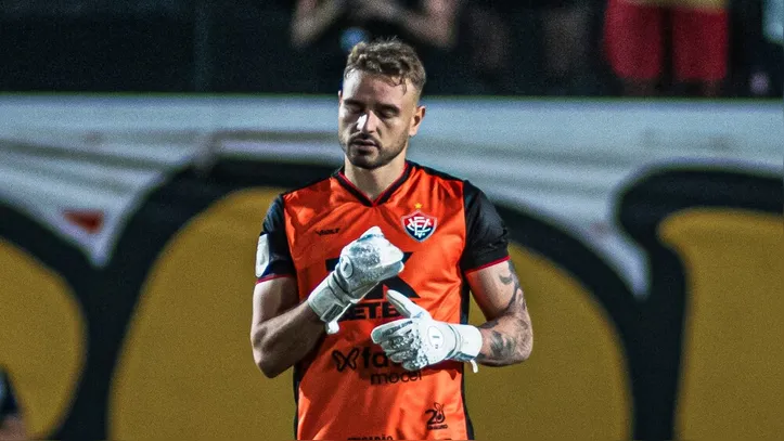 Goleiro Gabriel Vasconcellos está de saída do Vitória