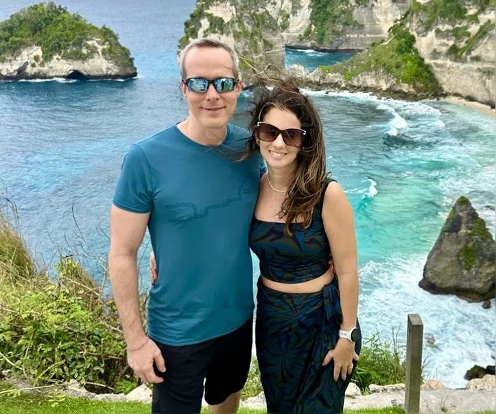 Victor Pochat retorna de congresso em Singapura e descanso em Bali