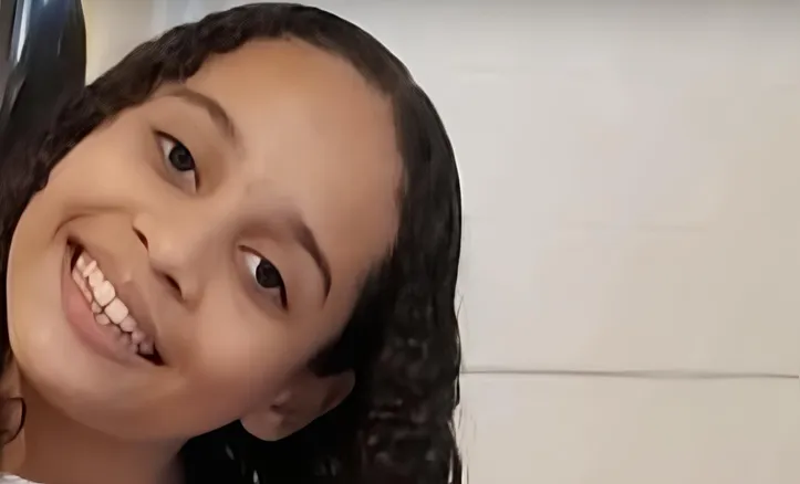 Larissa Manoela tinha apenas 9 anos