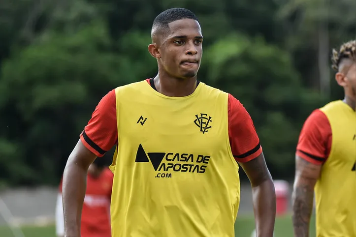 David em treino do Vitória na temporada 2021