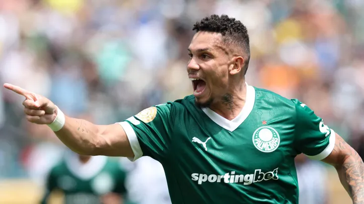 Paulinho decide na prorrogação e marca para o Palmeiras