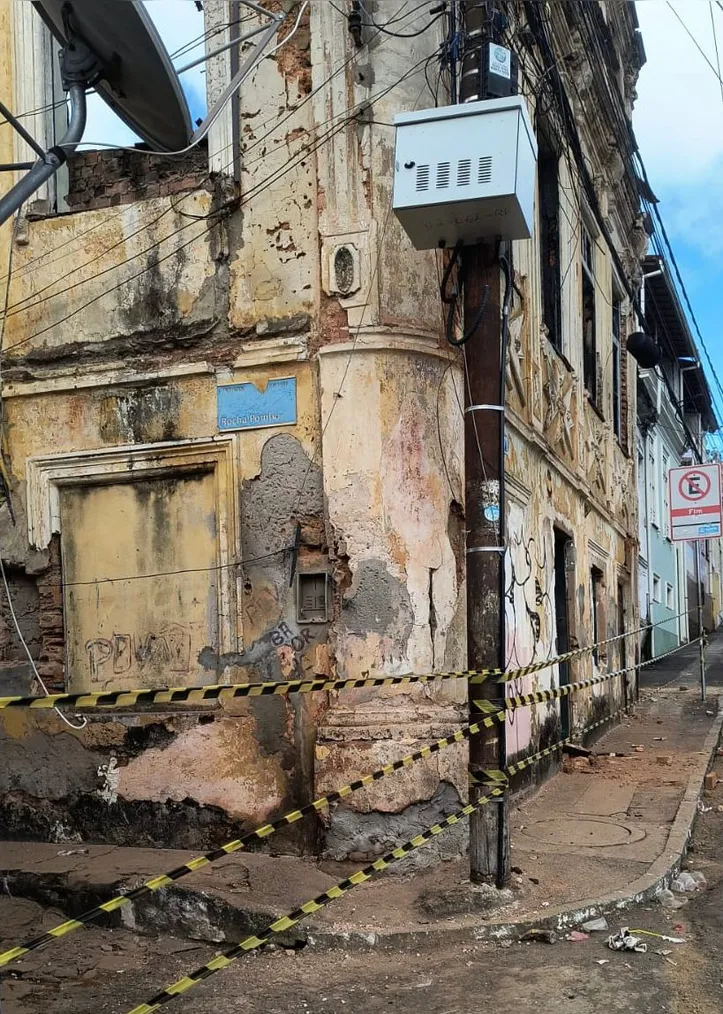 Local do desabamento interdidato