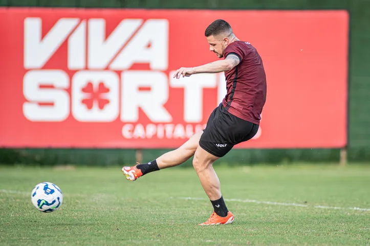 Renato Kayzer vai estrear na Copa do Nordeste pelo Vitória