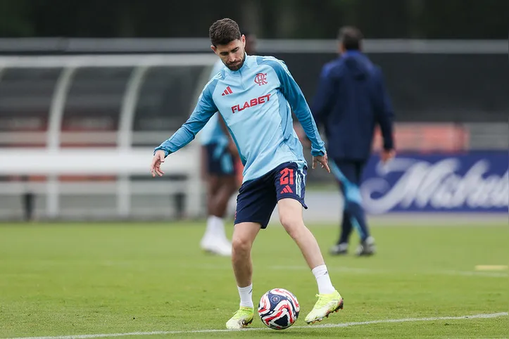 Jorginho foi o reforço de peso contratado pelo Flamengo para o Mundial