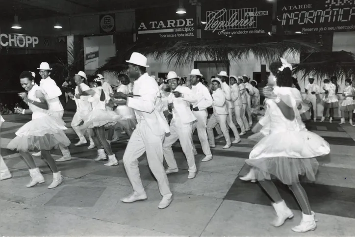 Apresentação de quadrilha no segundo ano do Arraiá da Capitá em 1987