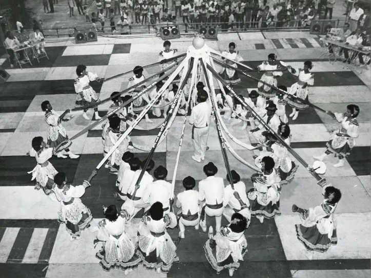 Quadrilha compete na edição de 1988 do Arraiá da Capitá