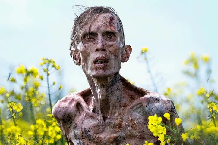 O que o filme sacrifica em sustos tradicionais, compensa com uma tensão mais peculiar