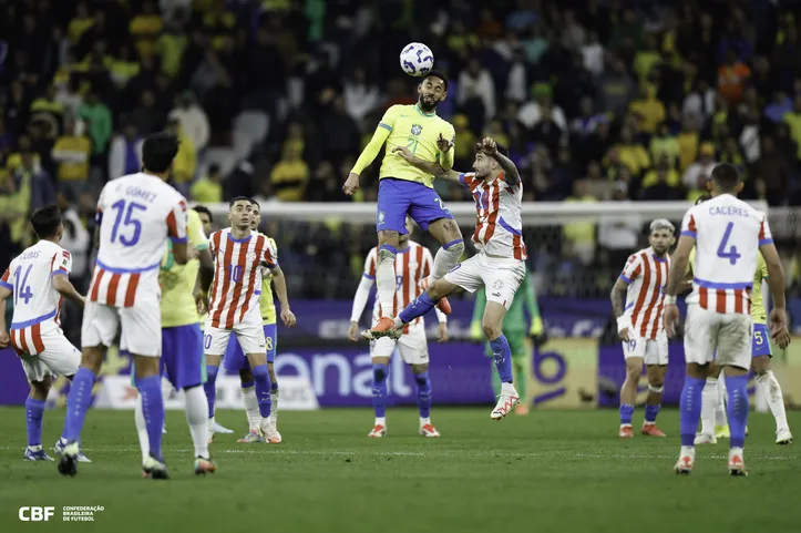 Matheus Cunha foi o camisa 9 contra o Paraguai