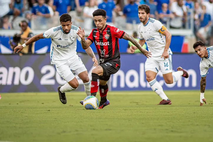 Cruzeiro x Vitória no Mineirão, pelo Brasileirão de 2024