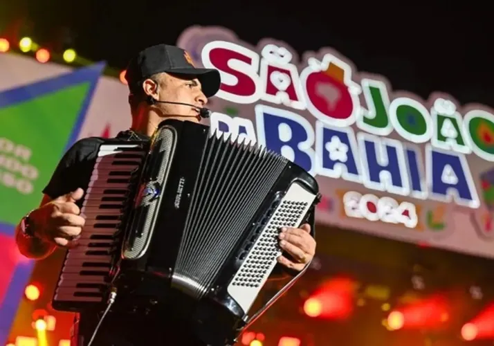 Tarcísio do Acordeon, Marquinhos Navais, Papazoni, 
Tayrone, Mikael Santos, Léo Santana, Gustavo Mioto, Timbalada e Pagodart