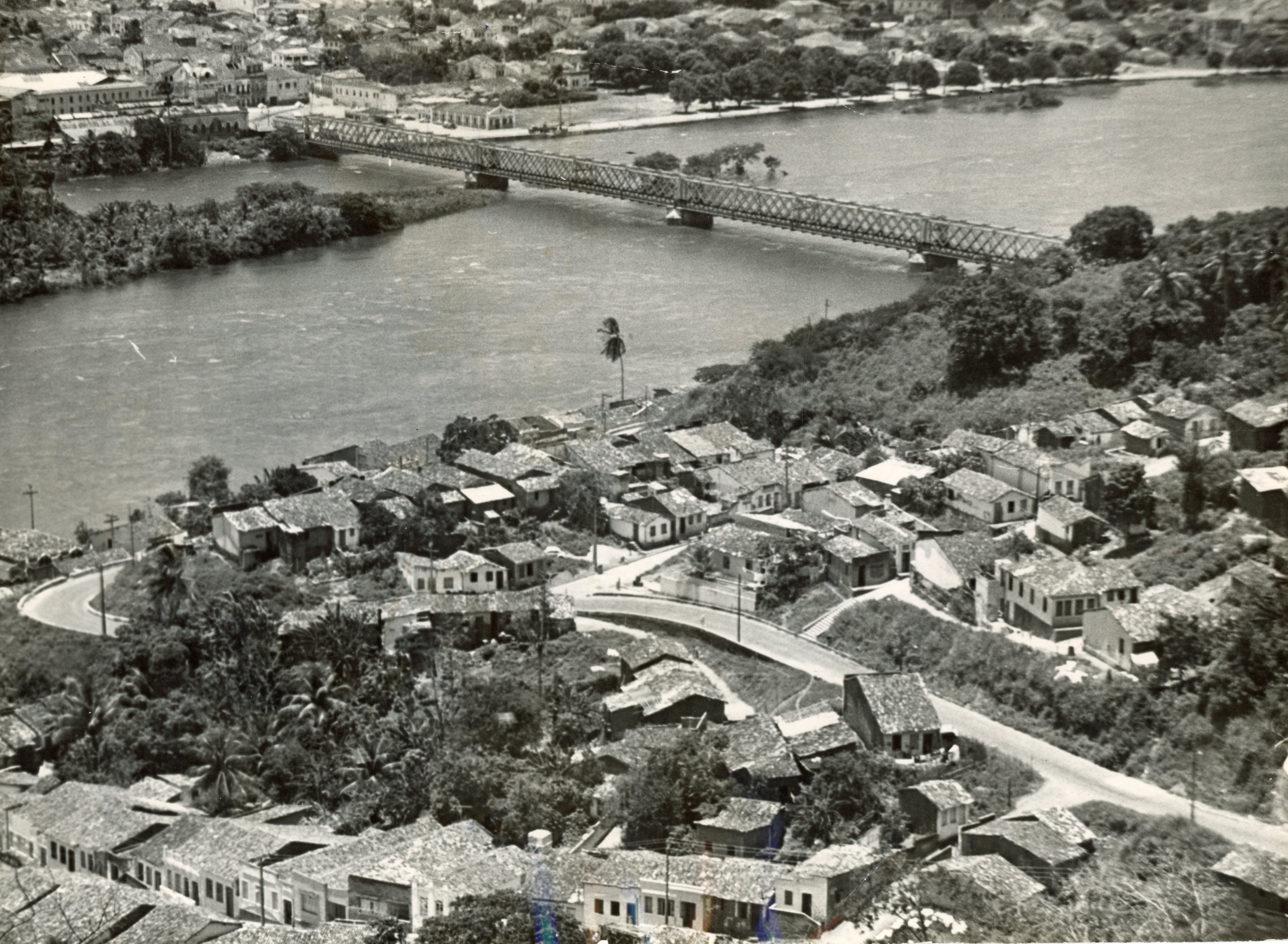 Vista Aérea de Cachoeira e do Rio Paraguaçu, onde ocorreu a Batalha Naval da Independência