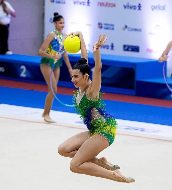 Maria Paula Caminha, ginasta brasileira