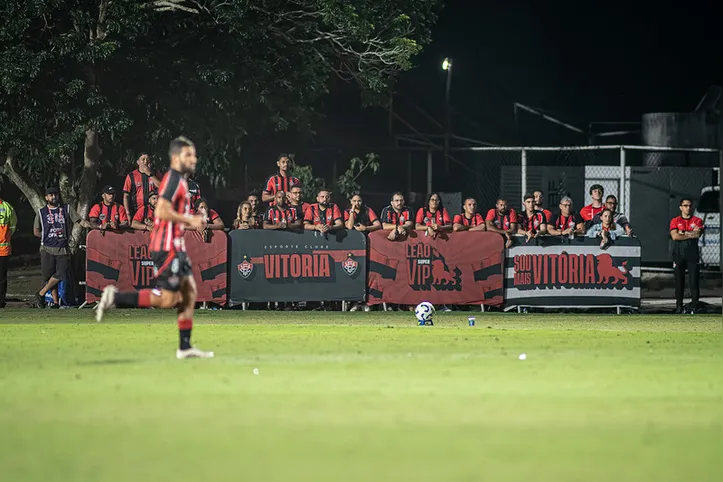 Sócios acompanharam o empate entre Vitória e Palmeiras diretamente do gramado
