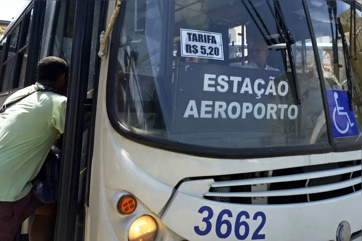 Ponto de ônibus em Lauro de Freitas