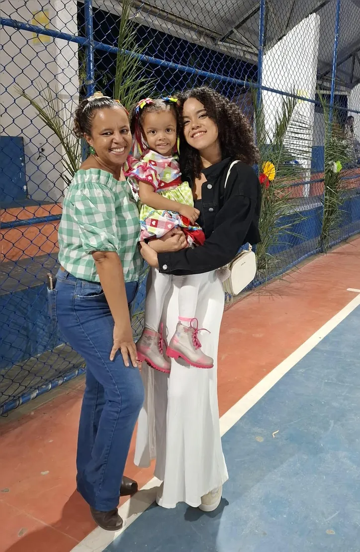 A professora Shirlene Apolinário é mãe de Maria Júlia, 18, e Sophia, 3