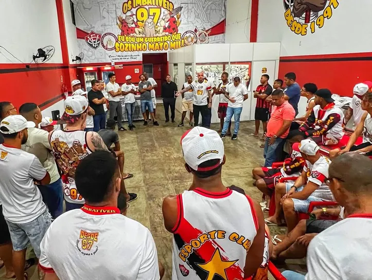 Imagem ilustrativa da imagem Após cobrar elenco, TUI se reúne com diretoria do Vitória: "Atitude"