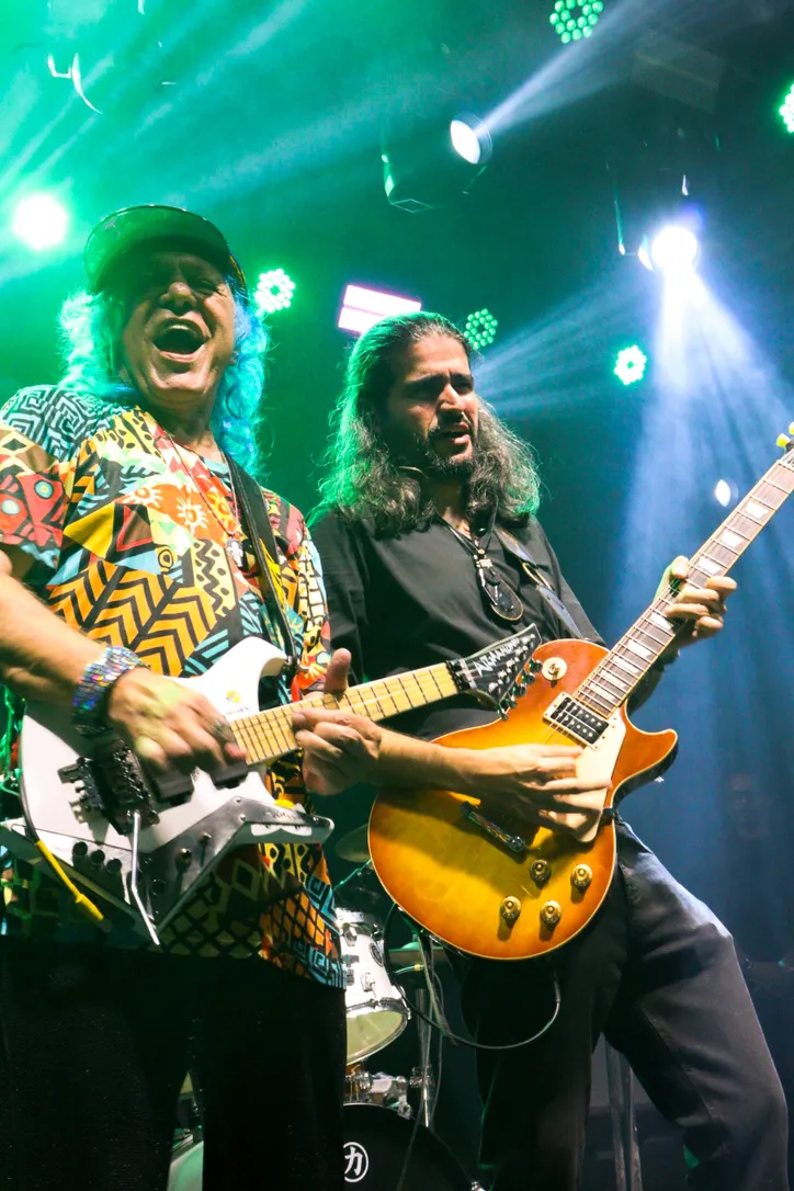 Imagem ilustrativa da imagem Armandinho e Eric Assmar lançam álbum e celebram a guitarra baiana