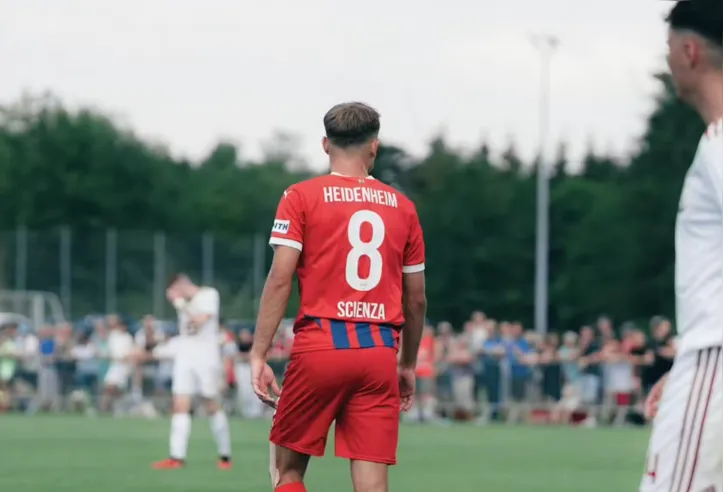 Brasileiro Léo Scienza inicia temporada no Heidenheim com três gols