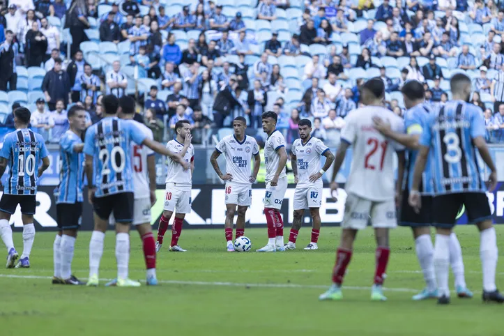Imagem ilustrativa da imagem Bahia busca fim de tabu contra gaúchos em duelo com Juventude