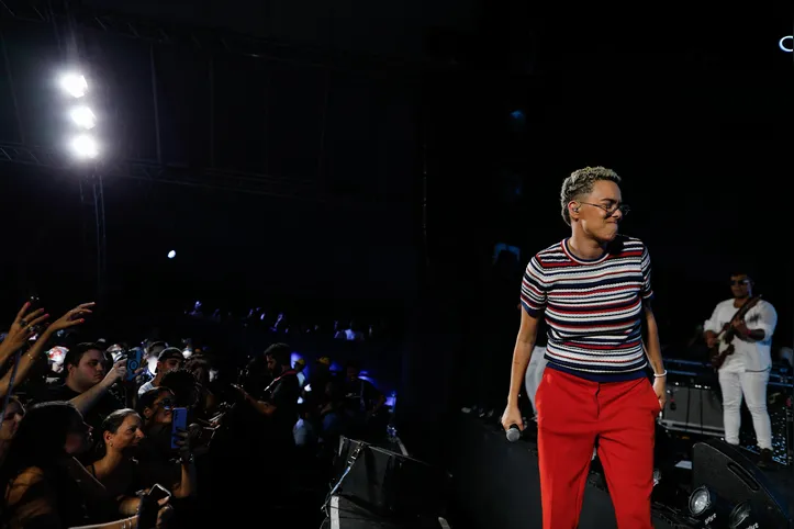 Imagem ilustrativa da imagem Carisma e emoção: Maria Gadú conquista público no Festival A TARDE FM