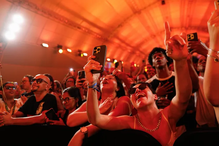 Imagem ilustrativa da imagem Carisma e emoção: Maria Gadú conquista público no Festival A TARDE FM