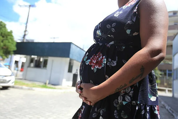 Gestantes fazem parte de um dos grupos não indicados a consumir chá de folha de louro