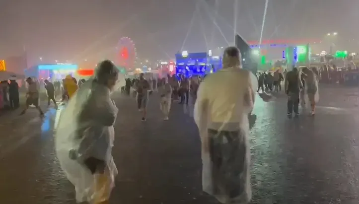 Durante o The Town 2023, público enfrentou alagamentos e gramado encharcado