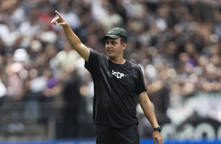 Lucas Piccinato, técnico do Corinthians