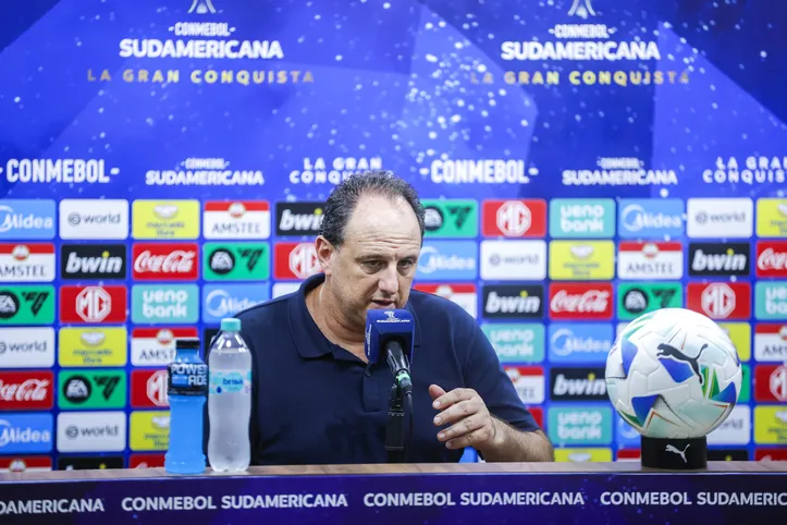 Rogério Ceni não tem conseguido implementar espírito vencedor no elenco