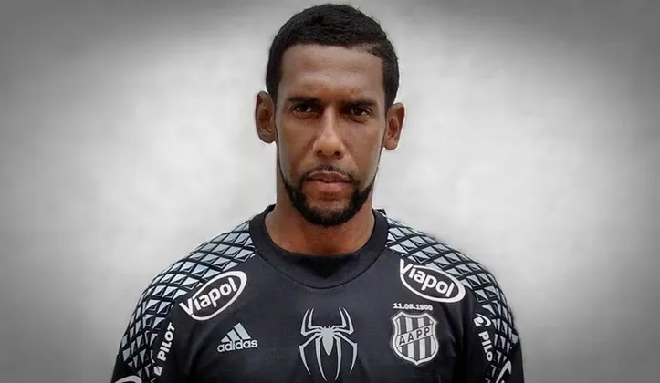 Goleiro Aranha durante sua passagem na Ponte Preta