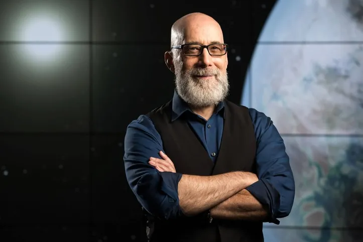 O professor e renomado cientista, Adam Frank