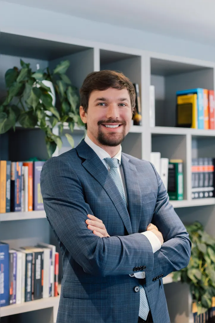 Bernardo Chezzi, advogado especialista em Direito Imobiliário e professor da Faculdade Baiana de Direito