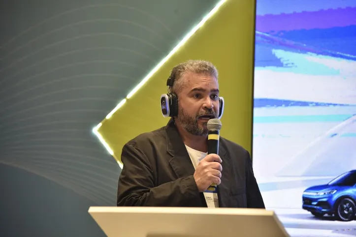 Pablo Toledo durante sua participação na INDEX Bahia 2025