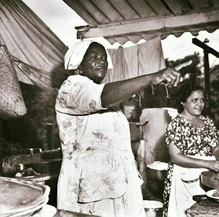 Maria de São Pedro no comando do restaurante