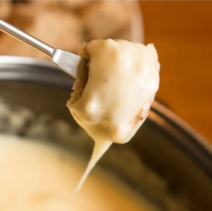 Imagem ilustrativa da imagem Do suíço ao nordestino, o fondue está na mesa dos baianos