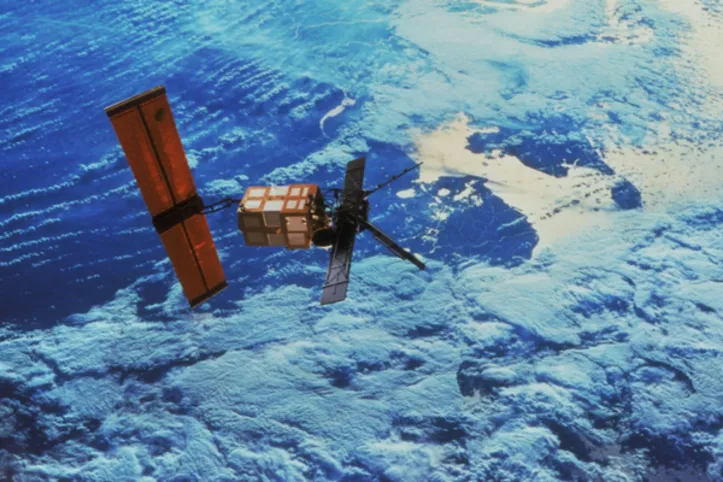 Satélite faz monitoramento e rastreamento