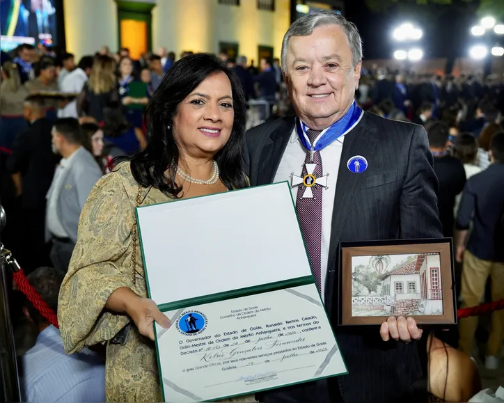 Cassia e Kelsor Fernandes participaram da solenidade de outorga da Ordem do Mérito Anhanguera