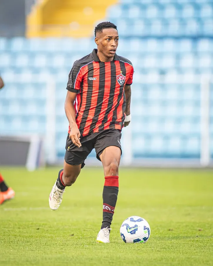 Wendell, do time Sub-20, fará sua estreia no profissional nesta segunda-feira, 25