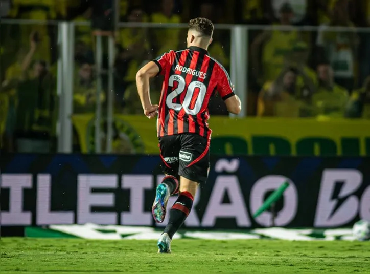 Rúben Rodrigues, meia do Vitória