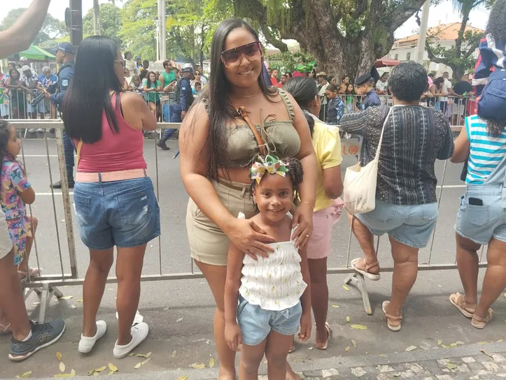 Elisangela e a filha no 7 de setembro