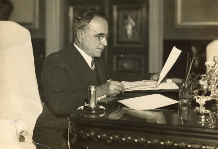 Getúlio governou o pais de 1930 a 1945, no Estado Novo, e de 1951 até o seu suicídio, em 1954
